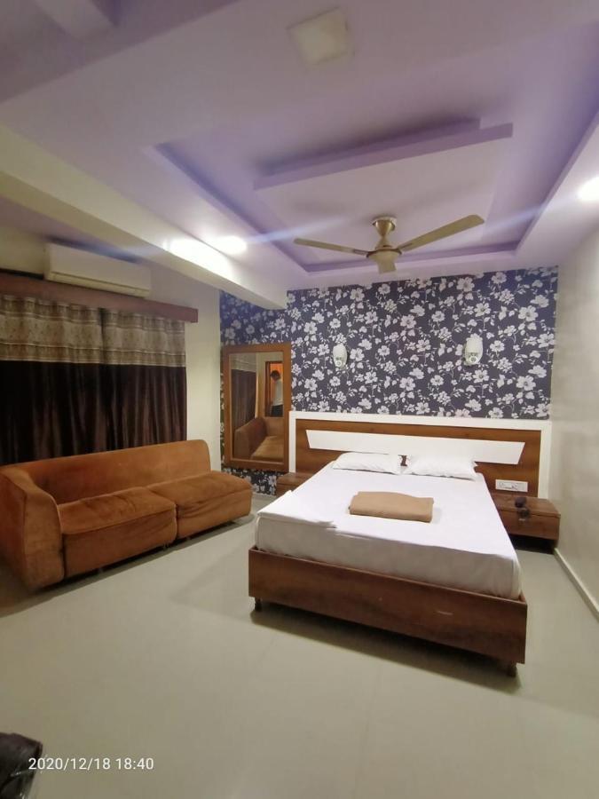 Hotel Riviera Residency Thane Bagian luar foto