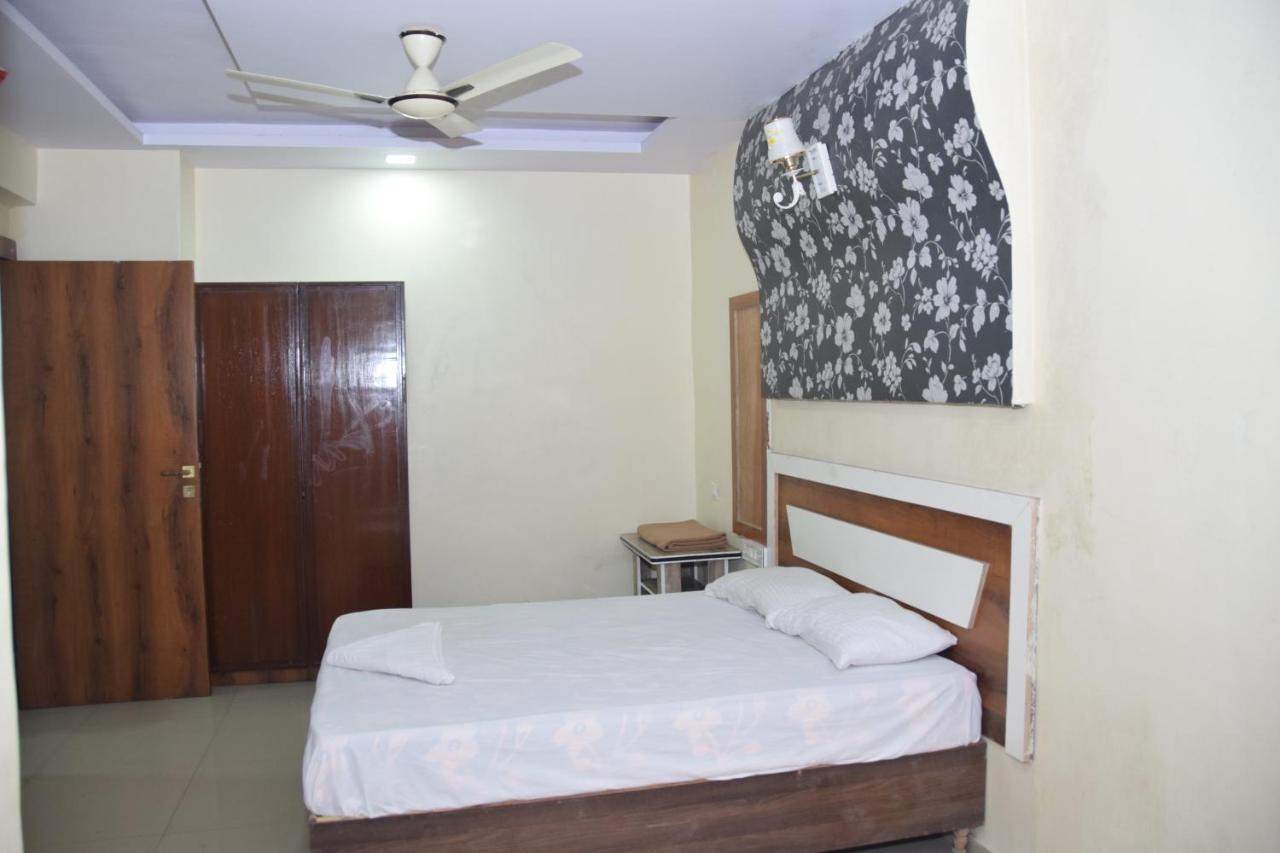 Hotel Riviera Residency Thane Bagian luar foto